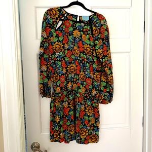 Cute CeCe eye light cut out dress!